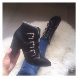 Laarsje zwart studs