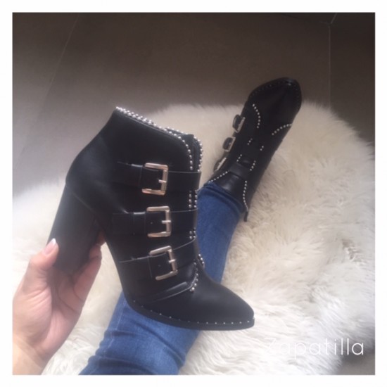 Laarsje zwart studs