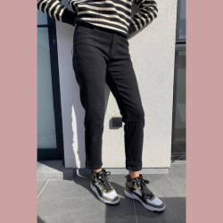 FAMKE - BOYFRIEND JEANS ZWART TOXIK3