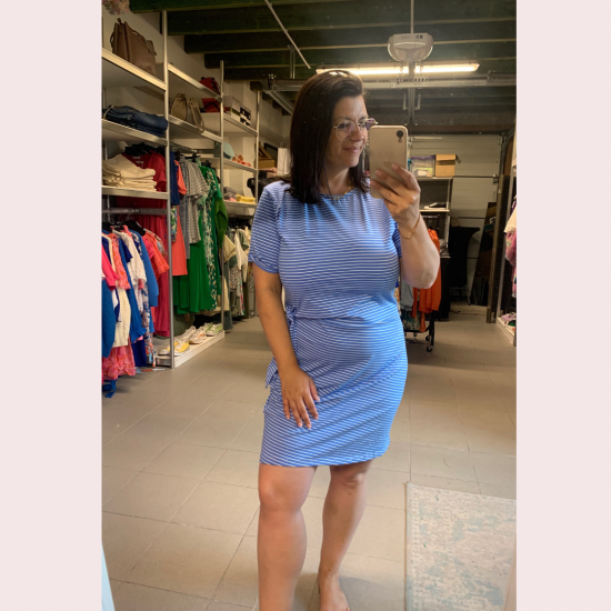 LINE - T-SHIRTDRESS BLAUW STREEP